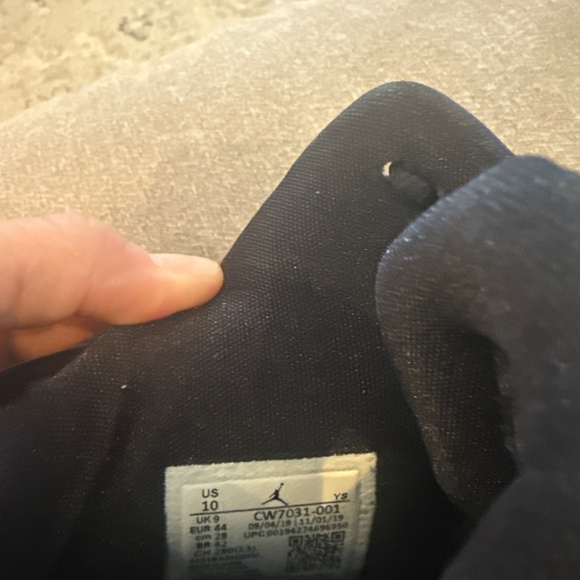 Jordan Max Aura 3 (Black/White/Royal Blue) - Picture 5 of 6